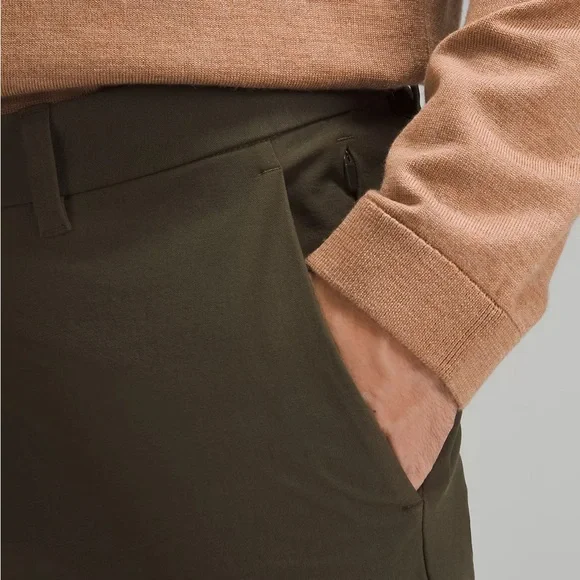 Lululemon ABC Slim-Fit Trouser 30L
Stretch Cotton VersaTwill - Picture 4 of 7